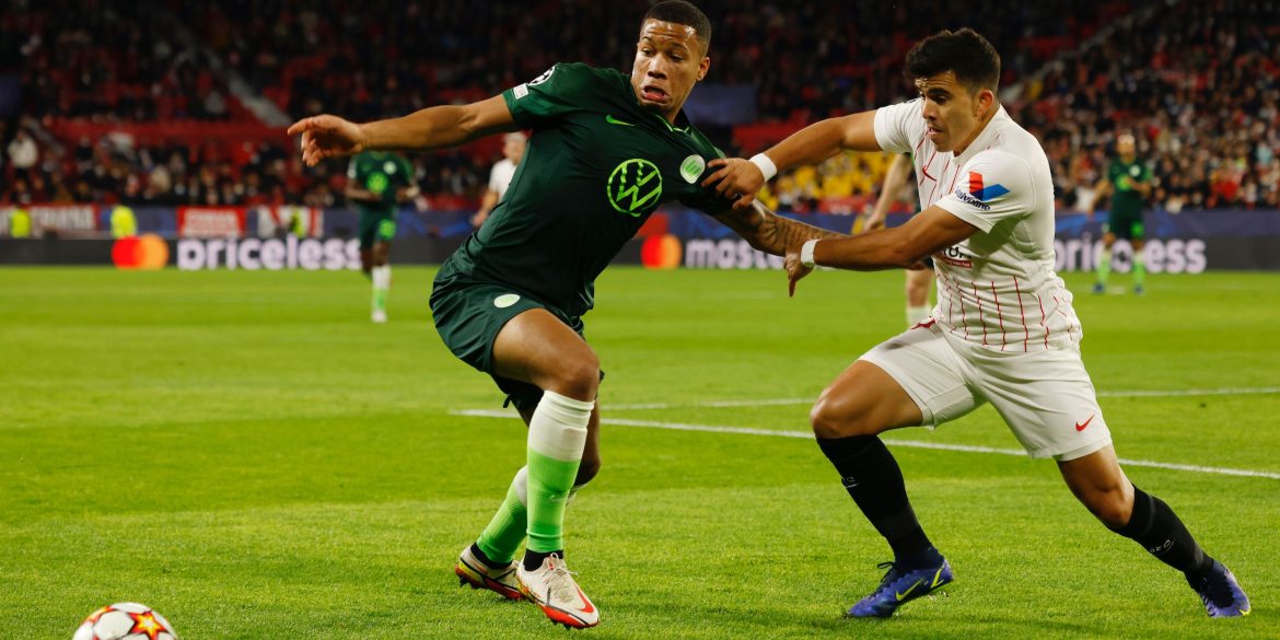 Everton eye move for "courageous" £45k-p/w man who refused a new contract